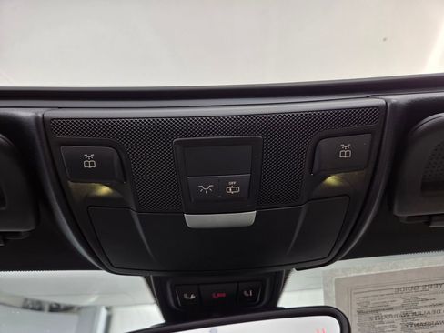 Used 2016 Mercedes-Benz SLK 300 image 31