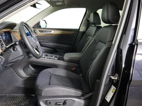 Used 2026 Volkswagen Atlas SE FWD image 12