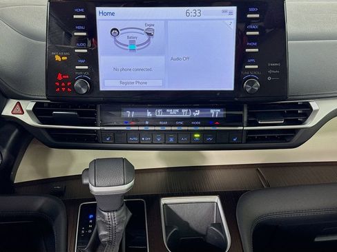 Used 2022 Toyota Sienna XLE image 36