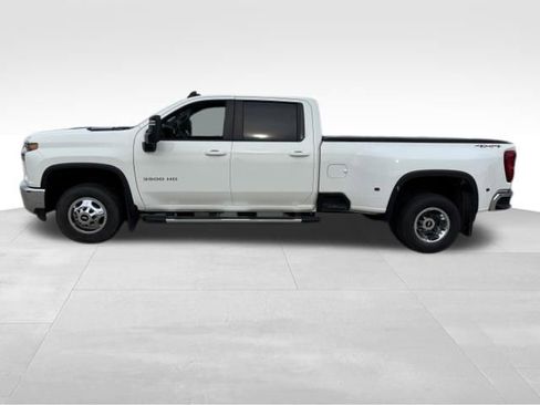 Used 2022 Chevrolet Silverado 3500 LT w/ All Star Edition AWD/4WD image 2