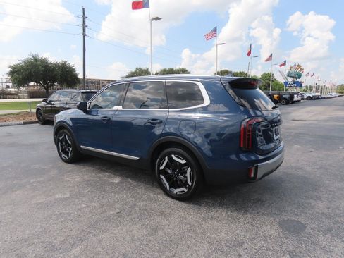 Used 2023 Kia Telluride EX FWD image 17