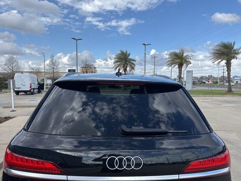 Used 2025 Audi Q7 3.0T Prestige w/ Prestige Package image 3