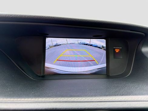 Used 2015 Lexus ES 300h w/ Navigation System Package image 32