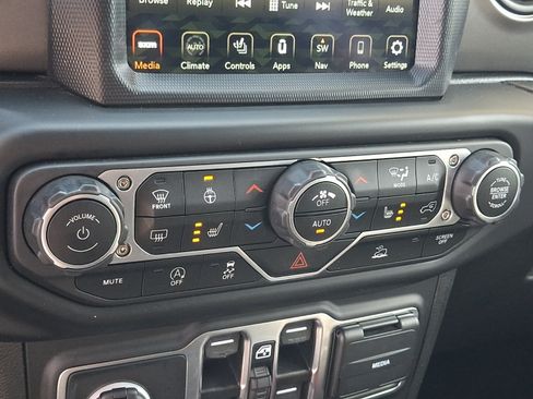 Certified 2023 Jeep Wrangler Unlimited Sport w/ Sun And Sound Package AWD/4WD image 16