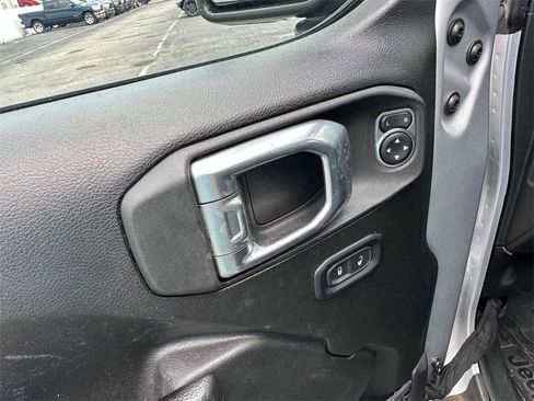 Used 2022 Jeep Gladiator Willys image 20