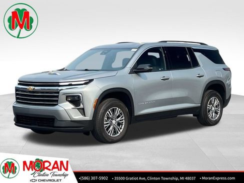 Certified 2024 Chevrolet Traverse LT FWD image 1