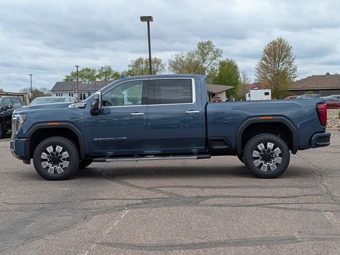 New 2026 GMC Sierra 3500 Denali w/ Denali Reserve Package AWD/4WD image 7