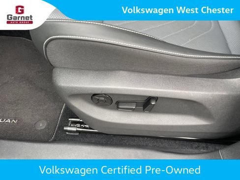 Certified 2025 Volkswagen Tiguan SE R-Line AWD/4WD image 35