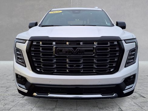 Certified 2025 GMC Yukon XL Denali Ultimate w/ LPO, Illumination Package image 3