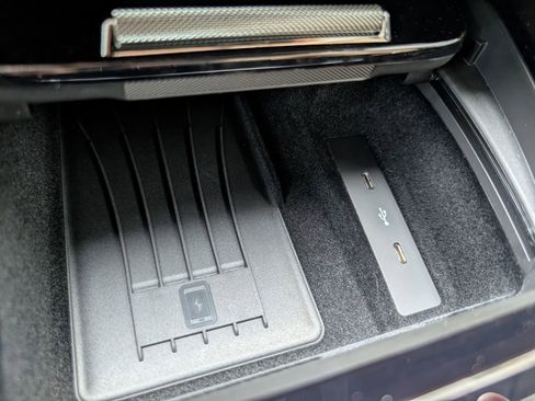 Certified 2025 Porsche Cayenne E-Hybrid AWD/4WD image 16