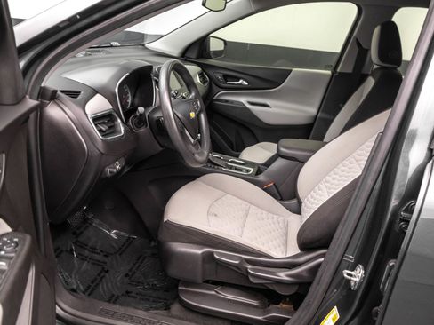 Used 2018 Chevrolet Equinox LS FWD image 6