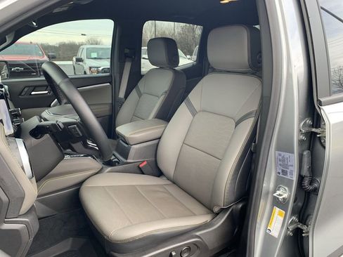 Used 2025 Chevrolet Colorado ZR2 w/ Technology Package image 12