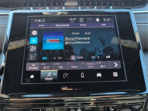 New 2025 Jeep Grand Cherokee L Altitude image 17