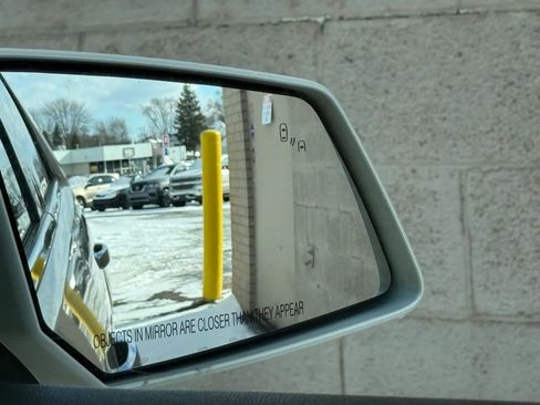 Used 2015 GMC Acadia Denali image 36