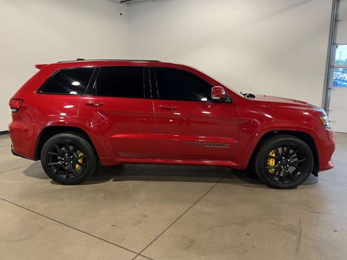 Used 2018 Jeep Grand Cherokee Trackhawk AWD/4WD image 2