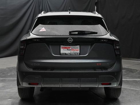 New 2025 Nissan Kicks SR w/ Illumination Package image 11