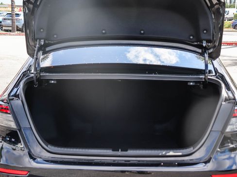 Certified 2024 Honda Accord EX image 31