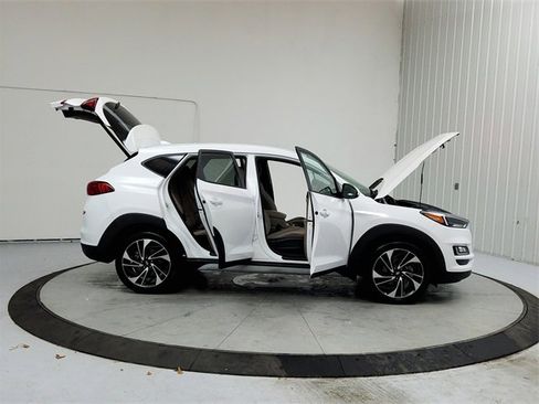 Used 2019 Hyundai Tucson Sport image 16