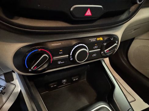 Used 2023 Kia Soul LX FWD image 15