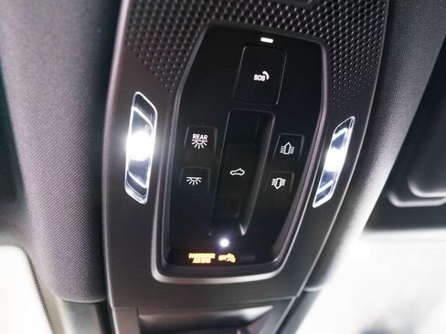 Certified 2025 Porsche Cayenne AWD/4WD image 28