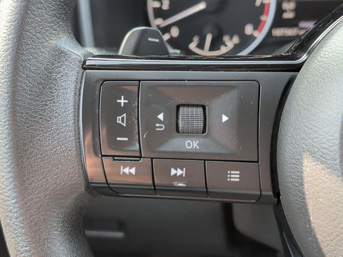 Used 2021 Nissan Rogue SV FWD image 14