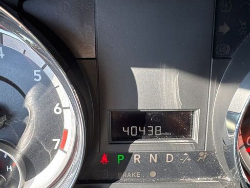 Used 2018 Dodge Grand Caravan SE w/ UConnect Hands-Free Group image 21