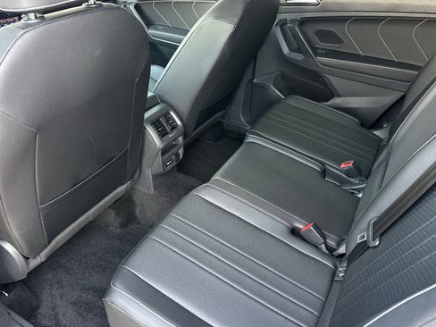 Used 2023 Volkswagen Tiguan SE FWD image 12