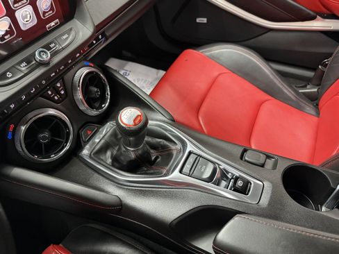 Used 2016 Chevrolet Camaro SS RWD image 17