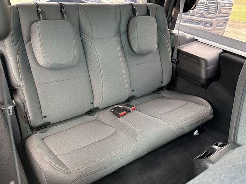 Used 2025 Jeep Wrangler Sport S image 15