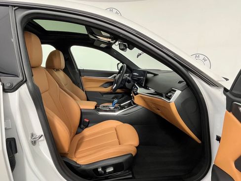 Used 2023 BMW i4 eDrive35 w/ Premium Package image 17