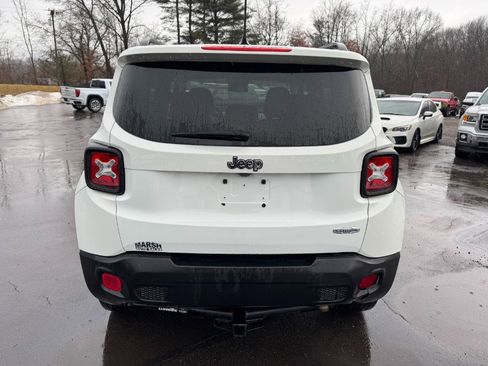 Used 2015 Jeep Renegade Latitude image 4