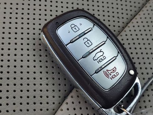 Used 2017 Hyundai Elantra Value Edition image 39