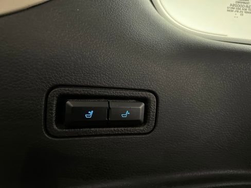 Used 2024 Ford Expedition Limited image 34