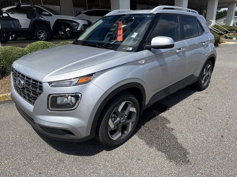 New 2026 Hyundai Venue SEL FWD image 1
