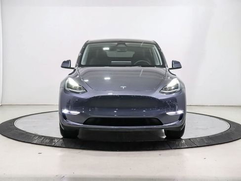 Used 2023 Tesla Model Y 2WD image 6