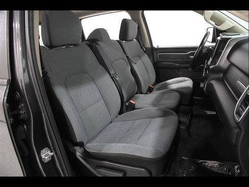 Used 2019 RAM 1500 Big Horn AWD/4WD image 18