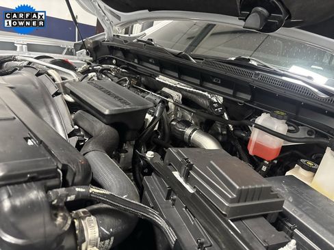 Used 2024 GMC Sierra 2500 Denali Ultimate image 9