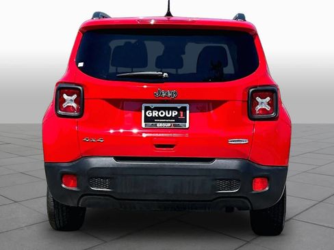 Used 2018 Jeep Renegade Latitude w/ Cold Weather Group AWD/4WD image 5