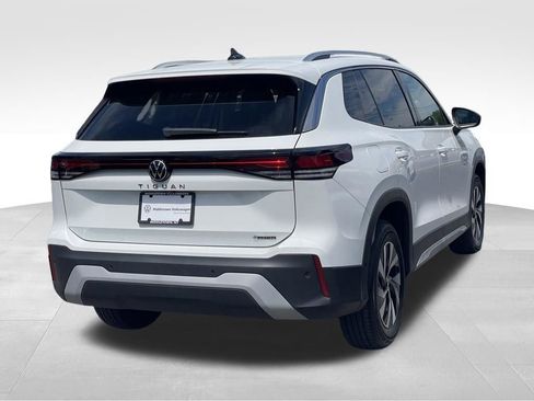 Certified 2025 Volkswagen Tiguan S AWD/4WD image 5