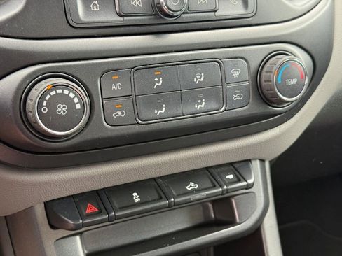 Used 2020 Chevrolet Colorado W/T w/ WT Convenience Package image 26