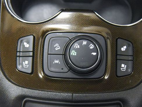 Used 2023 GMC Acadia AT4 image 31