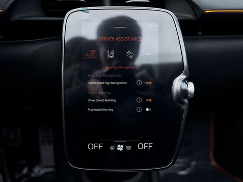 Used 2025 McLaren Artura image 72