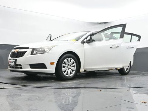 Used 2011 Chevrolet Cruze LT image 64