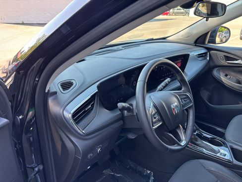 Used 2025 Buick Encore GX Preferred FWD image 34