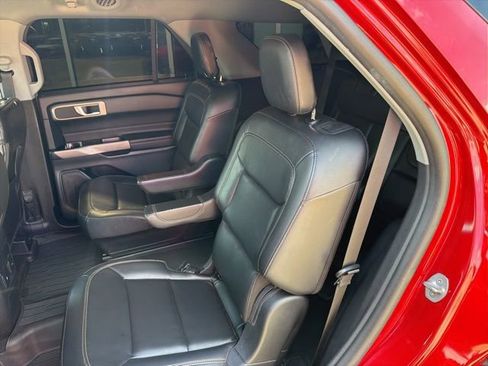 Used 2023 Ford Explorer XLT w/ Equipment Group 202A image 18
