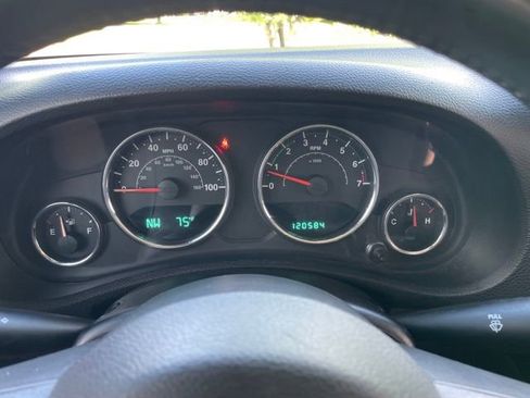 Used 2014 Jeep Wrangler Rubicon w/ Power Convenience Group AWD/4WD image 16