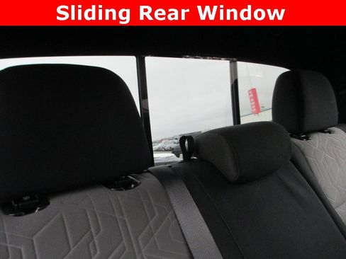 Used 2022 Toyota Tacoma TRD Off-Road image 19