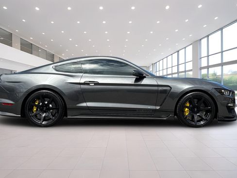 Used 2017 Ford Mustang Shelby GT350 RWD image 3