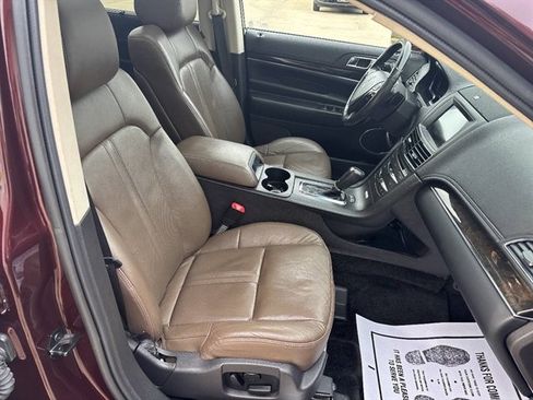 Used 2017 Lincoln MKT AWD w/ Technology Package image 24