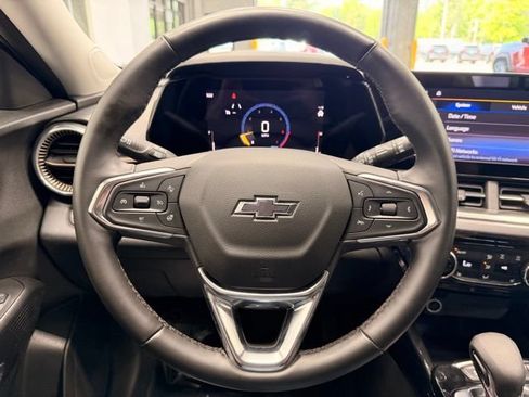 Used 2025 Chevrolet Trax ACTIV w/ Driver Confidence Package FWD image 26